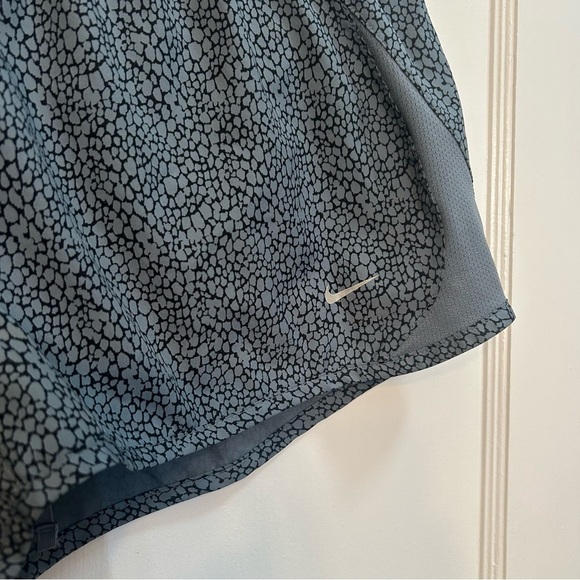 Women’s Nike 5K Dri-Fit Running Shorts size Large - Picture 3 of 5